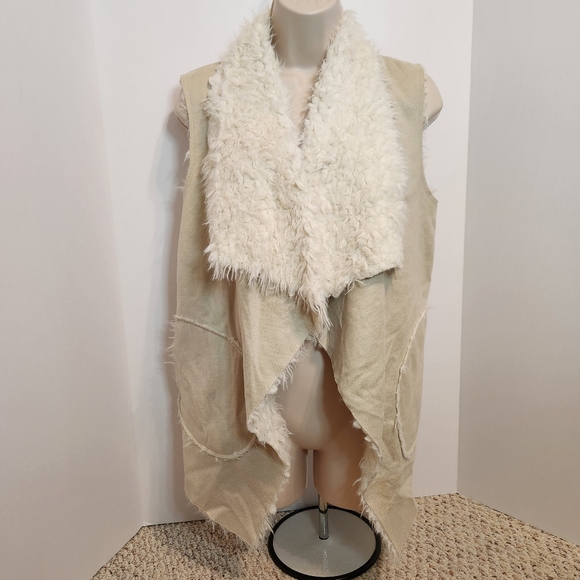 🌼Altar'd State Shearling and Faux Suede Beige Vest with Pockets Size Small - Picture 6 of 11